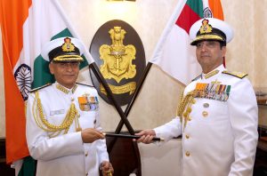 The Chief of Naval Staff, Admiral Sunil Lanba being handed over the baton by the outgoing Chief of Naval Staff, Admiral R.K. Dhowan, in New Delhi on May 31, 2016.