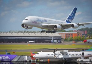 A380-farnborough-airbus-landing.2016-07-10-20-21-35