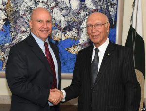 US National Security Advisor HR McMaster shaking hands with Pakistan's National Security Advisor Sartaj Aziz on his visit to Pakistan in April 2017