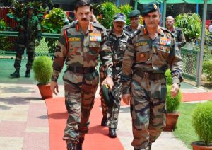 COAS Being Received by Central Army Commander Lt Gen BS Negi at Lucknow (2)