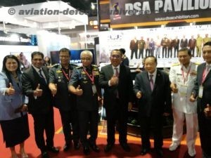 Malaysian delegation team led by Deputy Defence Minister Dato Sri Mohd Johari Baharum with Thailand Deputy Prime and Defence Minister General Prawit Wongsuvon at the opening ceremony