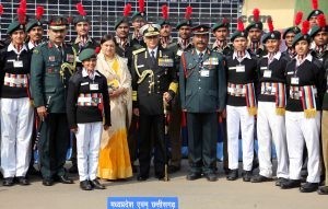     Group Photography of NCC Cadets with Admiral Sunil Lanba, Chief of the Naval Staff during his visit to NCC Republic Day Parade Camp 2018, Delhi Cantt.
