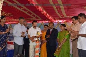 Union Minister Sadananda Gowda lighting the lamp.