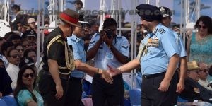 Air Chief welcoming Honorary Group Captain Sachin Tendulkar