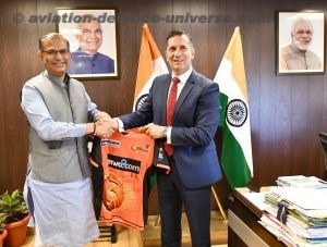 The Minister of State for Civil Aviation, Shri Jayant Sinha meeting the Western Australian Tourism Minister
