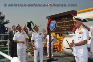 Admiral Sunil Lanba, Chief of the Naval Staff unveiling the Induction plaque