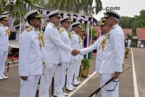 Flag_Officers_of_ENC_being_introduced_to_Vice_Adm_Atul_Kumar_Jain_on_taking_over_as_FOC-in-C_ENC