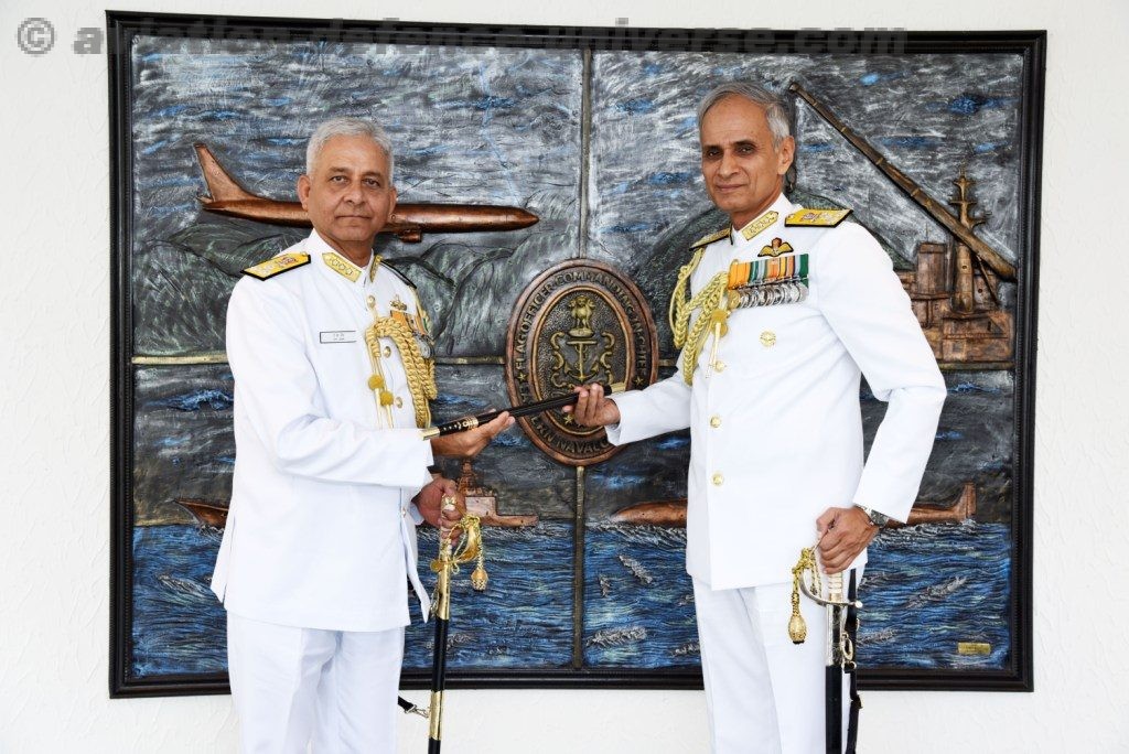 Vice_Adm_Atul_Kumar_Jain_taking_over_as_the_FOC-in-C_ENC_from_Vice_Adm_Karambir_Singh__2_