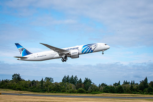 Boeing 787 Dreamliner for EGYPTAIR Flies