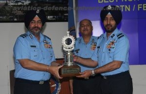 Air Chief Marshal BS Dhanoa, Chairman Chiefs of Staff Committee & Chief of the Air Staff presenting trophy during WAC Commanders’ Conference at HQ Western Air Command, Subroto Park, New Delhi on 05 Sep 19.