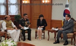 The Union Minister for Defence, Shri Rajnath Singh calling on the Prime Minister of Republic of Korea, Mr. Lee Nak-Yon, in Seoul on September 04, 2019.