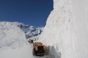 Border Roads Organisation clears Rohtang Pass three weeks in advance