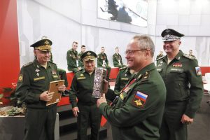 Ruslan Tsalikov presents awards for innovation at Army 2021