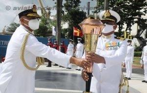 Vice Adm R Hari Kumar FOC-in-C Western Naval Command receives the Victory Flame at Gaurav Stambh 
