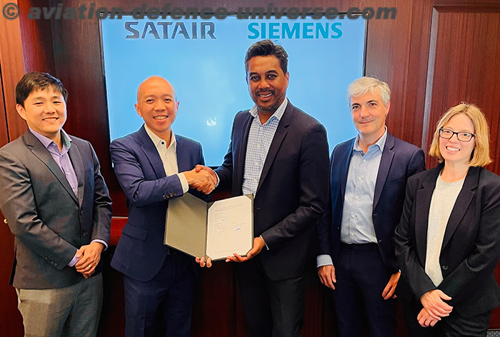 Signing ceremony of the Satair and Siemens SAS contract at AIX 2022 in Hamburg. From left to right: Toh Ming Zong, Product Manager, Satair, Lee Shu Hwee, Head of Concept Product Management, Satair, Andry Rakotomanga, Director of Aerospace Operations, Siemens SAS, Bertrand Chabaud, Head of Customer Service, Siemens SAS, Nadège Sequeira, Aviation Sales Engineer, Siemens SAS