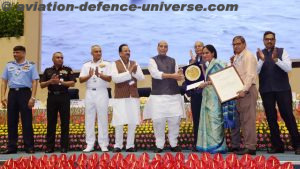 Mrs Anandi Ramalingam, Chairman & Managing Director, BEL, receiving the ‘Raksha Niryat Ratna