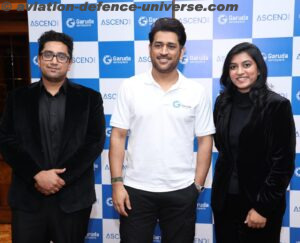 L-R, Agnishwar Jayaprakash, Mahendra Singh Dhoni and Rithika Agnishwar